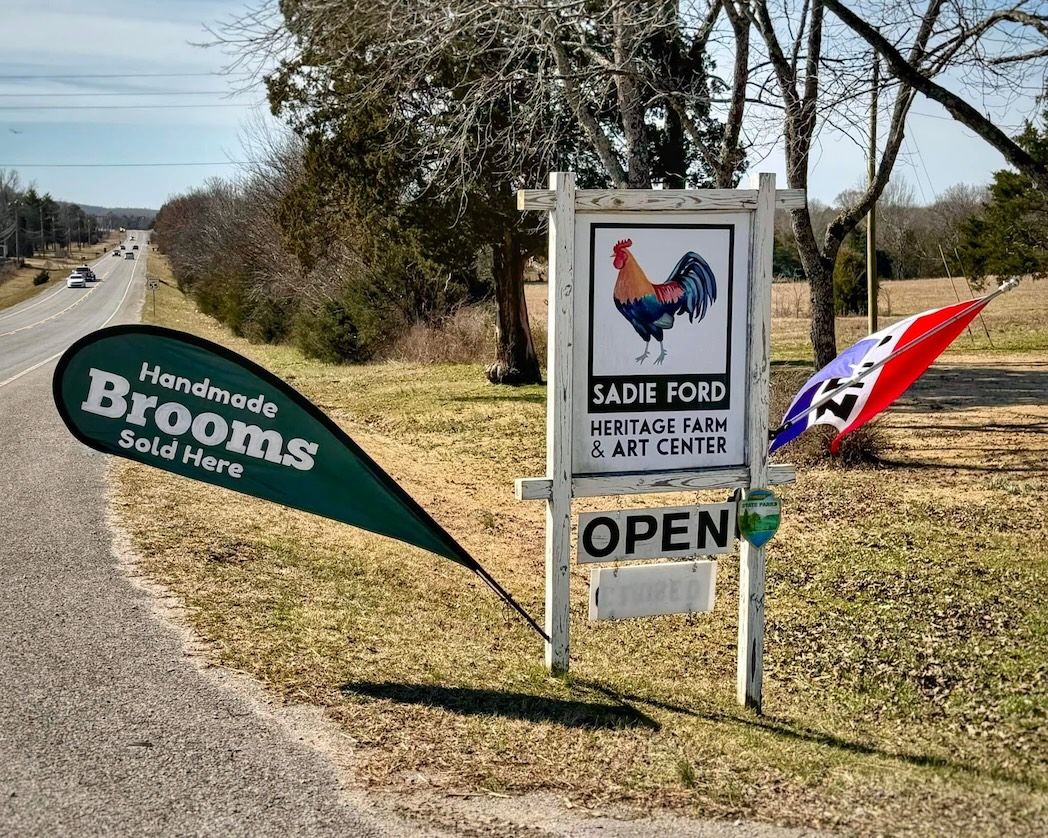Sign at Sadie Ford Farm by the road in Lebanon Tennessee.